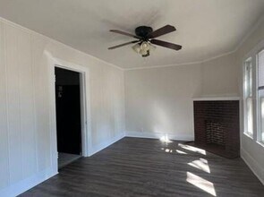 2313 N Locust St in Denton, TX - Building Photo - Building Photo