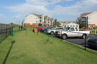 Pinehurst Apartment Homes in Sapulpa, OK - Foto de edificio - Building Photo