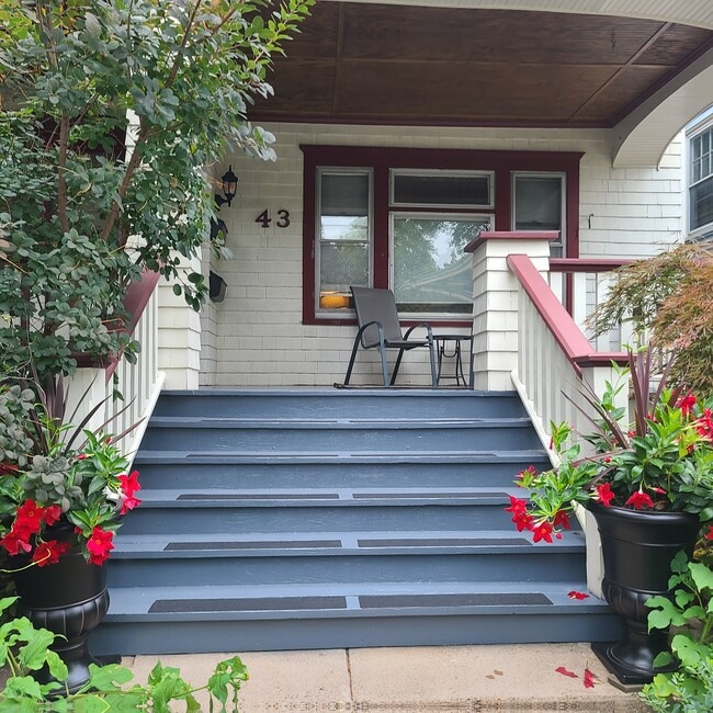 property at 43 Brantford Pl