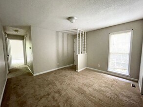 111 Bickleigh Rd in Irmo, SC - Foto de edificio - Building Photo