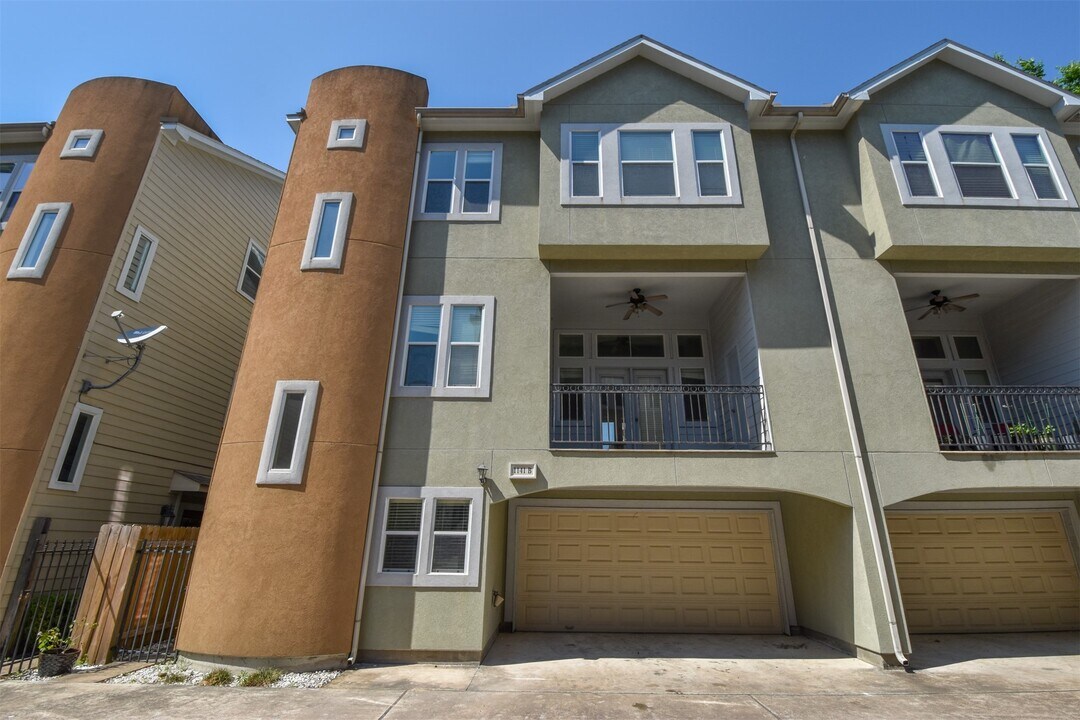 1141 W 24th St in Houston, TX - Building Photo