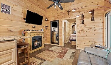 3570 Old Mountain Rd-Unit -Unit 1 in Sevierville, TN - Building Photo - Building Photo