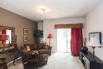 High Meadow Apartments in Durant, OK - Foto de edificio - Building Photo