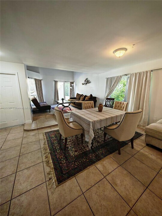 4807 Ponce de Leon in Coral Gables, FL - Building Photo