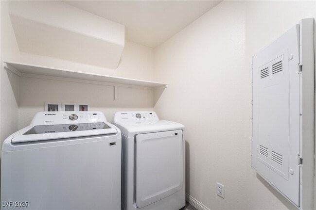 6858 Truffle Gray St