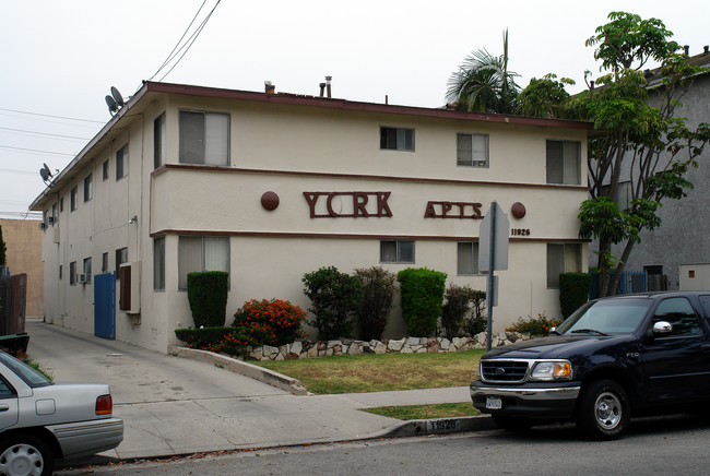 York Apartments in Hawthorne, CA - Building Photo - Building Photo