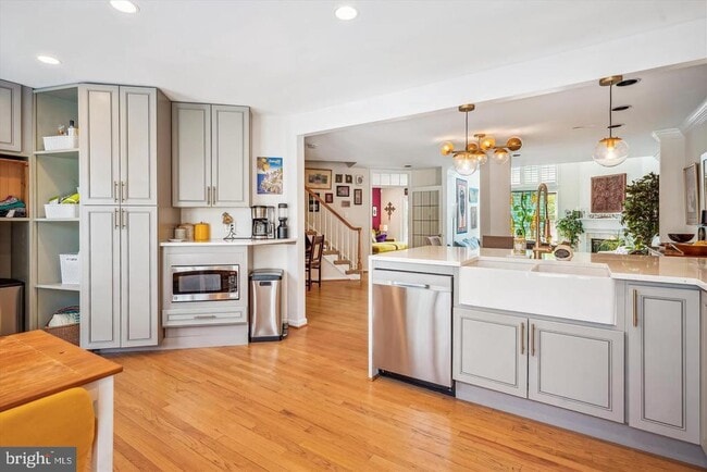10924 Bloomingdale Dr in Rockville, MD - Building Photo - Building Photo