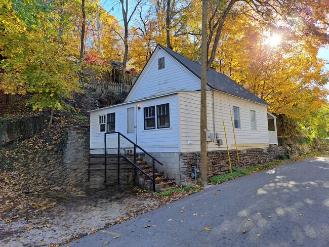 22 First St in Eureka Springs, AR - Building Photo - Building Photo