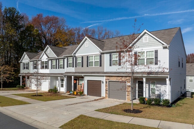 The Grove Residences in Charlotte, NC - Building Photo - Building Photo