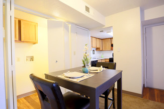 Mesa Ridge Apartments in Albuquerque, NM - Building Photo - Building Photo