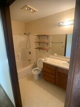 343 14th Ave SE in Devils Lake, ND - Building Photo - Building Photo