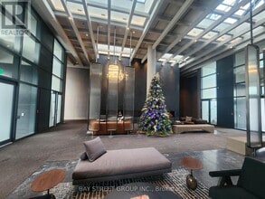 8 Interchange Wy in Vaughan, ON - Building Photo - Building Photo