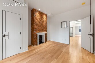 152 N 10th St in Brooklyn, NY - Building Photo - Building Photo