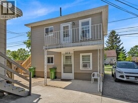 911 Ellrose Ave in Windsor, ON - Building Photo