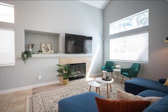 8322 Montgomery St in Las Vegas, NV - Building Photo - Building Photo