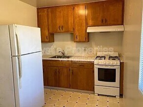 135 W F St in Benicia, CA - Foto de edificio - Building Photo