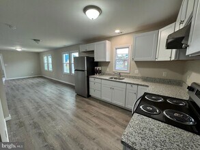 113 N Hook Rd in Pennsville Township, NJ - Building Photo - Building Photo