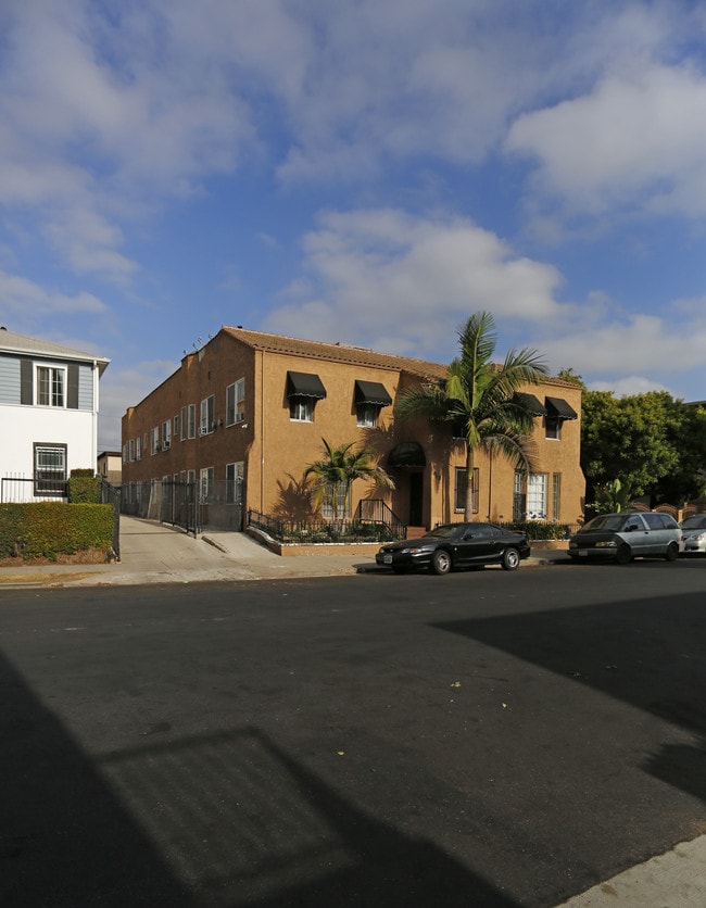 919 S. Manhattan Pl in Los Angeles, CA - Foto de edificio - Building Photo