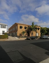 919 S. Manhattan Pl in Los Angeles, CA - Foto de edificio - Building Photo