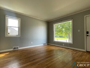 8085 Stephens in Center Line, MI - Building Photo - Building Photo