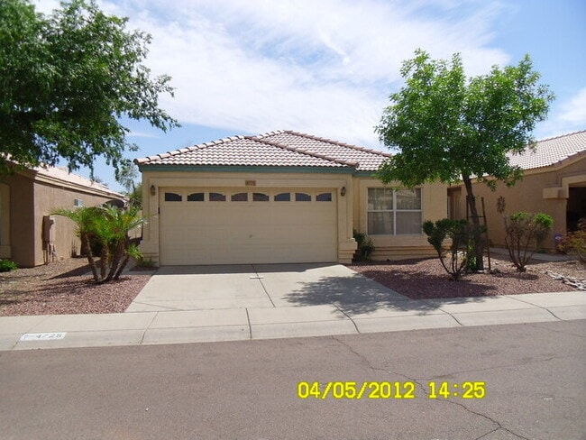 property at 4725 E Dry Creek Rd
