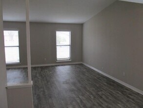 6804 Blackberry Dr in Arlington, TX - Building Photo - Building Photo