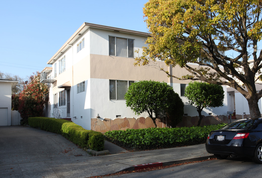 1141 Laguna Ave in Burlingame, CA - Building Photo