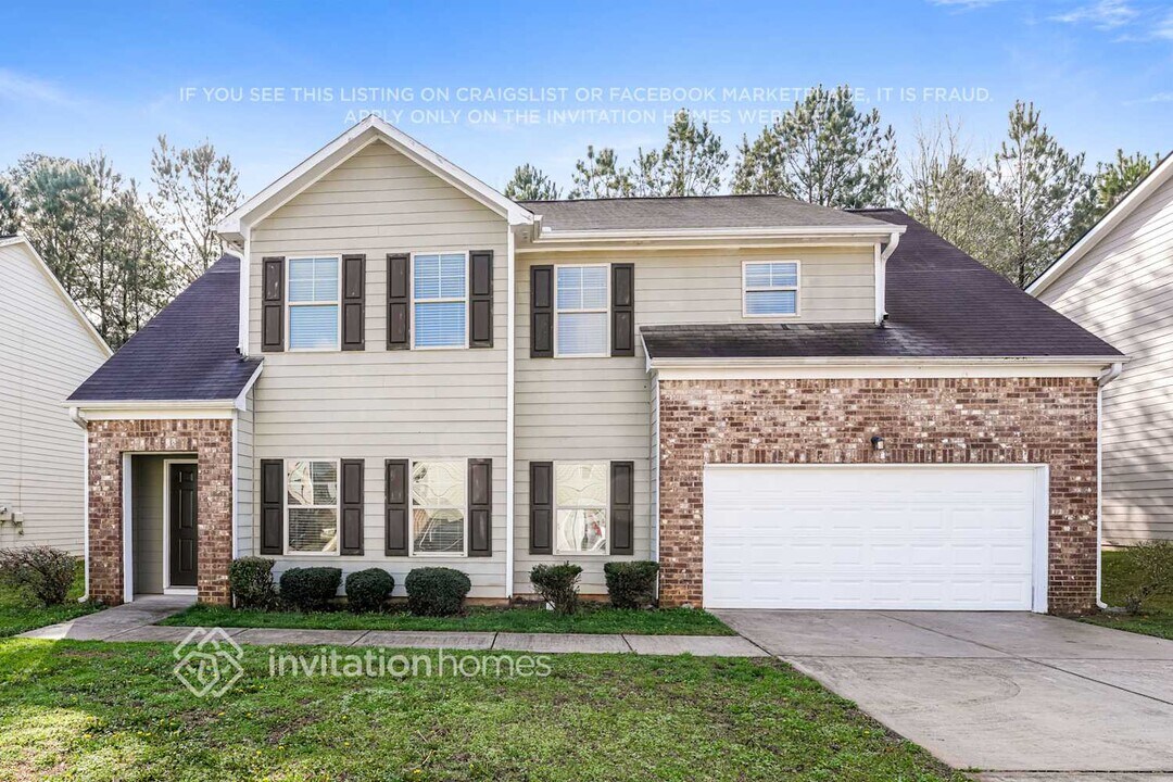 1632 Ewing Farm Dr in Loganville, GA - Building Photo