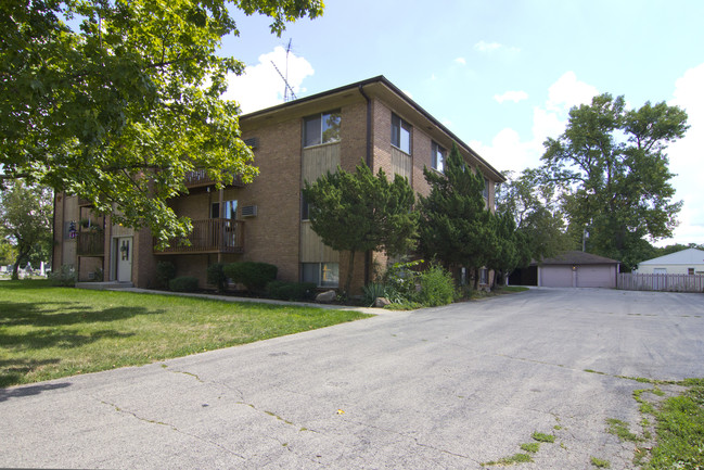 Waterford Place West in Belvidere, IL - Building Photo - Building Photo