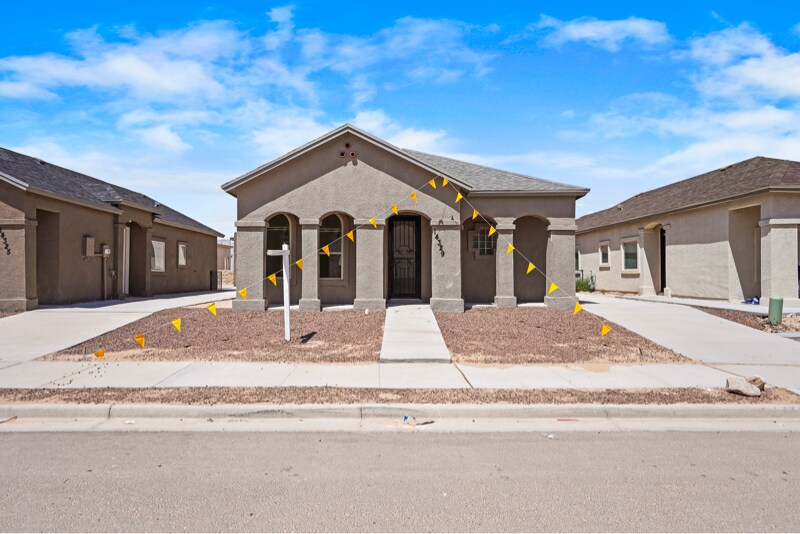 14329 Bill Lazor Pkwy in El Paso, TX - Building Photo
