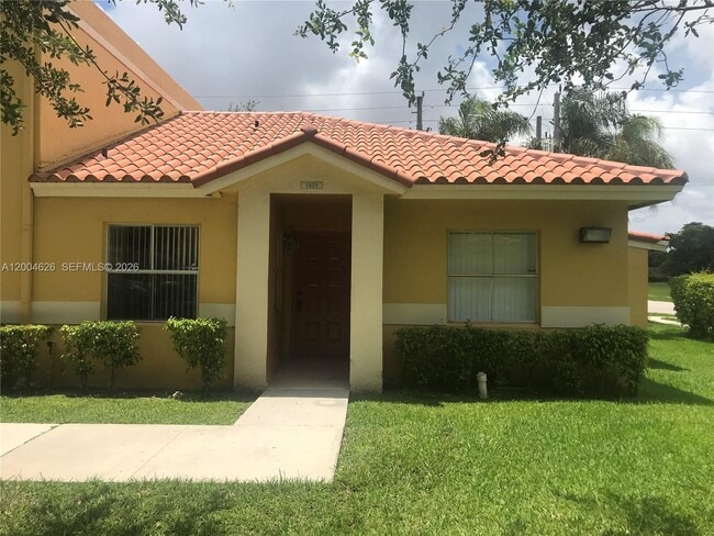 3825 NW 90th Ave in Sunrise, FL - Building Photo - Building Photo