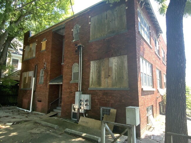 907 N Highland Ave in Jackson, TN - Building Photo - Building Photo