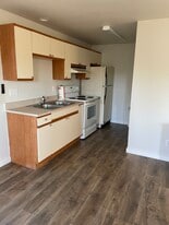 2960 Redwood St in Florence, OR - Building Photo