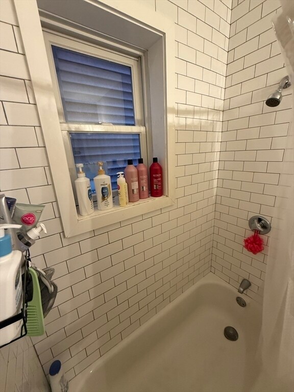 52 Medford St, Unit 2 in Somerville, MA - Building Photo - Building Photo