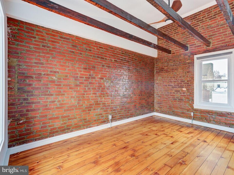 1520 E Susquehanna Ave in Philadelphia, PA - Building Photo