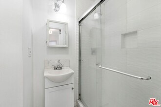 2922 S Budlong Ave in Los Angeles, CA - Building Photo - Building Photo