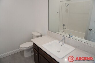 3313 Cedar Vly Ln in Shafter, CA - Building Photo - Building Photo