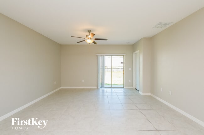 14482 English Lavender Dr in Wimauma, FL - Building Photo - Building Photo