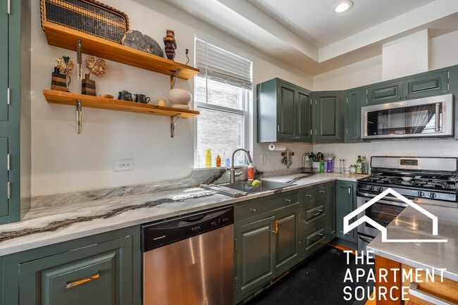 2833 N Spaulding Ave in Chicago, IL - Building Photo - Building Photo