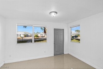 4839 Tudor Dr in Cape Coral, FL - Building Photo - Building Photo