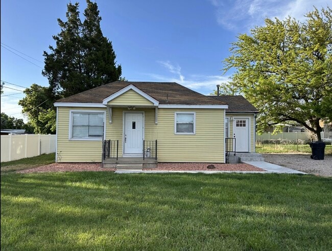 property at 328 W 1950 N