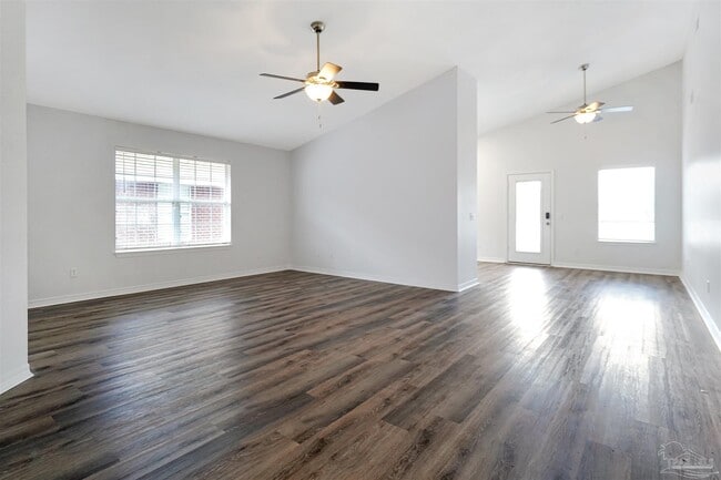 28 Easton St in Ensley, FL - Building Photo - Building Photo