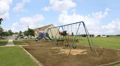 Highland Village Apartments in Upper Sandusky, OH - Foto de edificio - Other