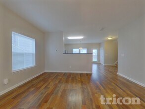 1135 Blue Topaz Dr in Dallas, NC - Foto de edificio - Building Photo