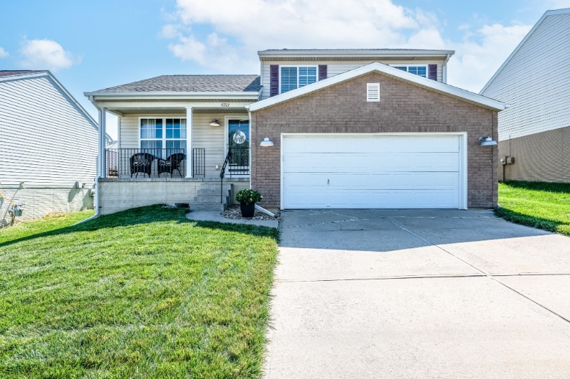 8753 Quest St in Omaha, NE - Building Photo