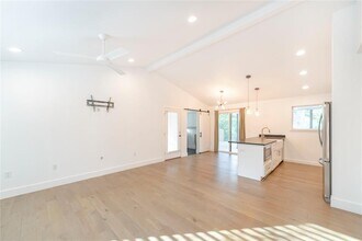 5107 Kings Hwy in Austin, TX - Building Photo - Building Photo