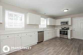 1200 Castlegate Dr in Gastonia, NC - Building Photo - Building Photo