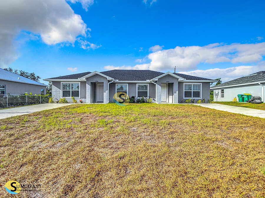 2014 Dorion St in Port Charlotte, FL - Building Photo
