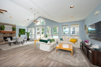Idlewood Apartments in Indianapolis, IN - Building Photo - Interior Photo