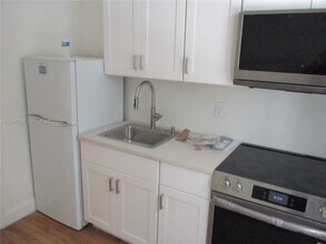 736 13th St in Miami Beach, FL - Building Photo - Building Photo